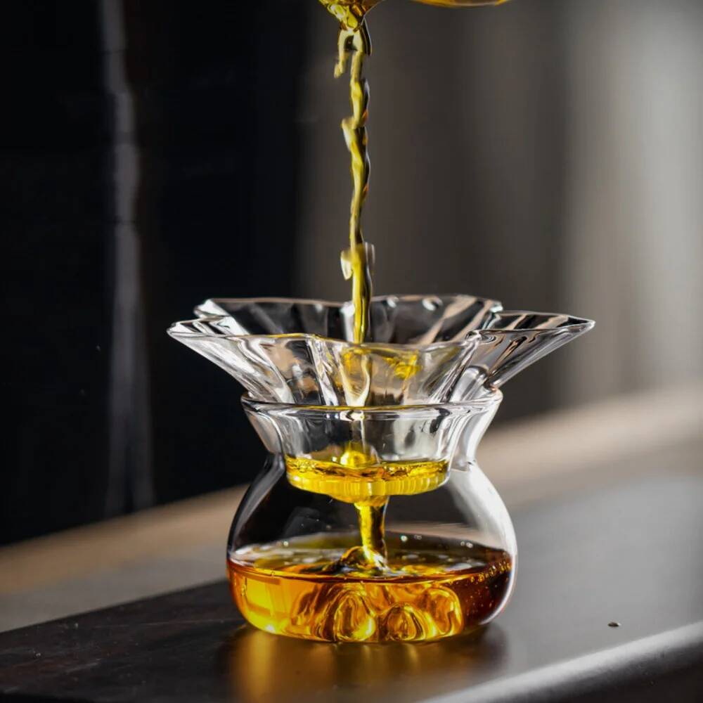 Coffee Tea And Leaf - 130ml Flower Glass Tea Strainer With